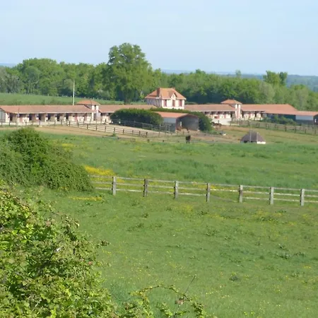 Le De La Butte Holiday home